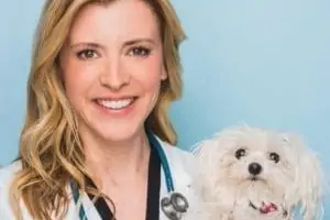 Celebrity veterinarian Hillary Hickam approves of Curicyn wound care products.